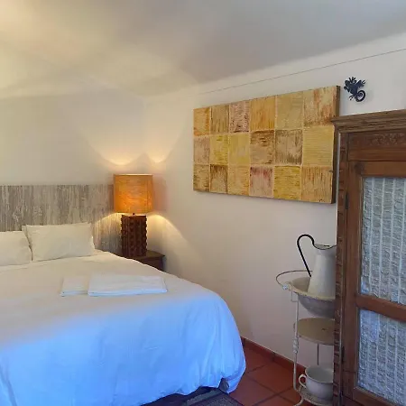 Hotel A-do-ze-velho 4*