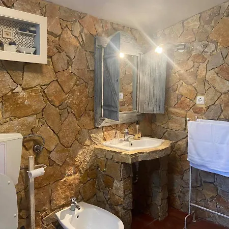A-do-ze-velho Hotel